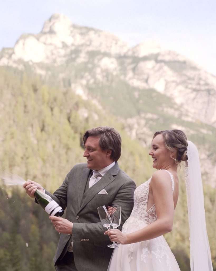 Read more about the article How to choose a wedding videographer?